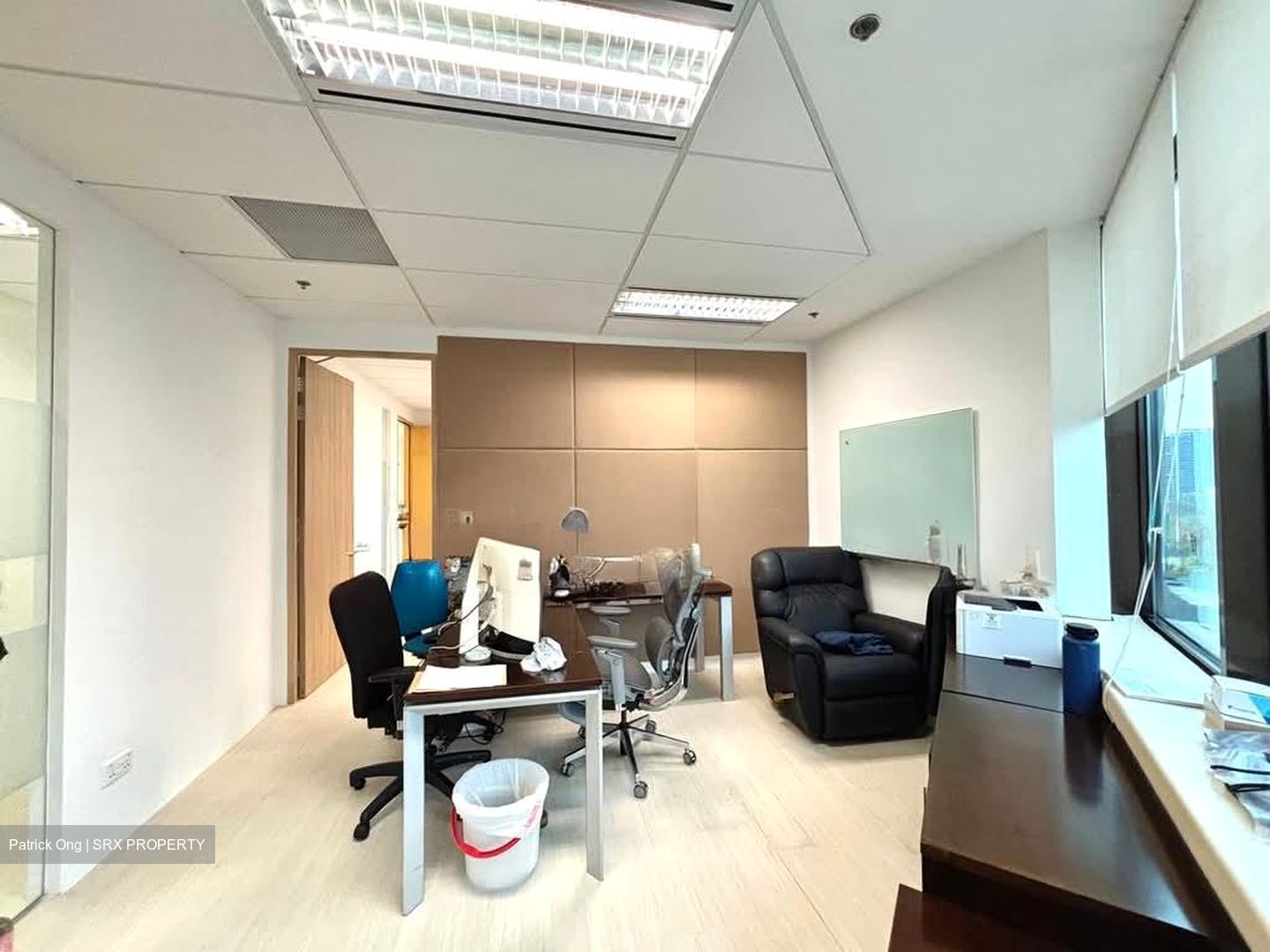 United Square (D11), Office #550270291